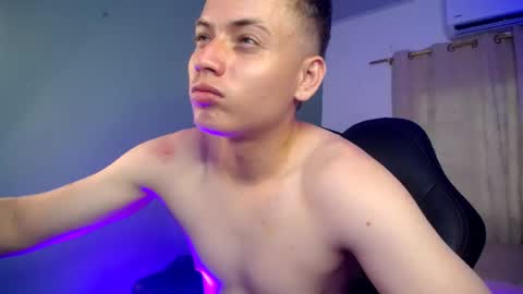 cristopher_2004 online show from June 16, 2026, 3:03 pm