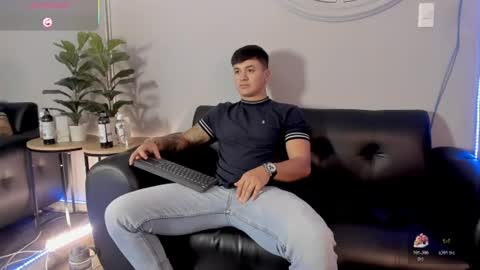 Cristopher online show from July 15, 2026, 1:27 pm