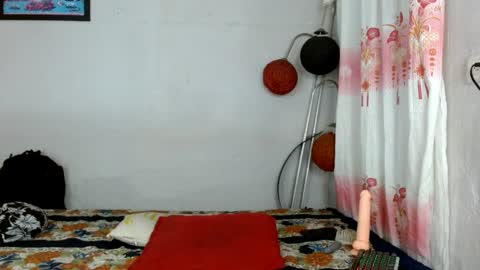 cristtal_1 online show from June 9, 2026, 11:55 am