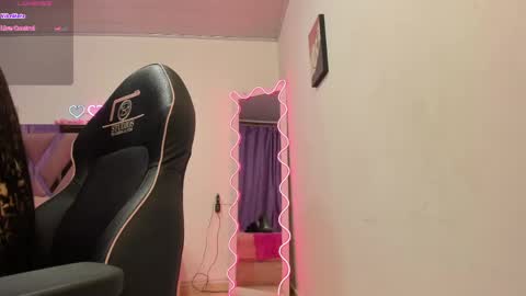cristy_tay online show from May 22, 2026, 11:38 am