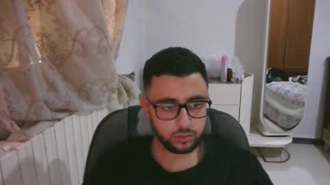 Snapshot of critical_sissy chatting on November 1, 2025, 2:52 pm Mira Mira online show from November 1, 2025, 2:52 pm