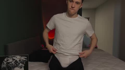 Snapshot of cronck52 chatting on January 16, 2026, 8:35 pm cronck52 online show from January 16, 2026, 8:35 pm