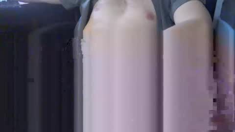 crouchininyourpeapatch online show from November 8, 2025, 5:12 pm