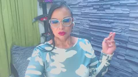 Snapshot of cruela_deviil chatting on January 1, 2025, 6:37 am cruela_deviil online show from January 1, 2025, 6:37 am