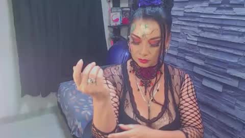 Snapshot of cruela_deviil chatting on October 17, 2025, 11:07 pm cruela_deviil online show from October 17, 2025, 11:07 pm