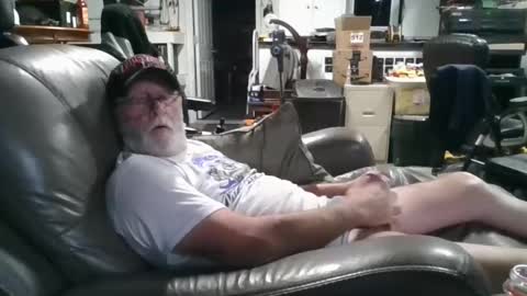 Snapshot of cruizz61 chatting on December 16, 2024, 6:53 am cruizz61 online show from December 16, 2024, 6:53 am