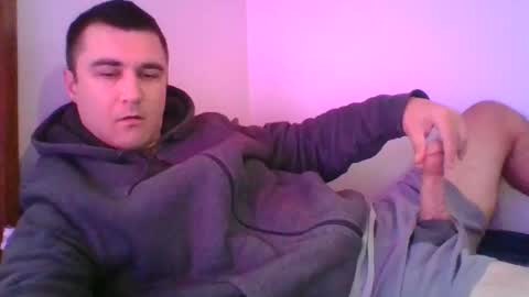 Snapshot of crush380 chatting on December 29, 2024, 6:05 pm Crush380 online show from December 29, 2024, 6:05 pm