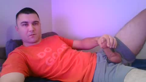 Snapshot of crush380 chatting on January 28, 2025, 3:14 pm Crush380 online show from January 28, 2025, 3:14 pm