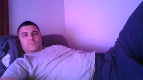 Snapshot of crush380 chatting on February 6, 2025, 2:33 am Crush380 online show from February 6, 2025, 2:33 am