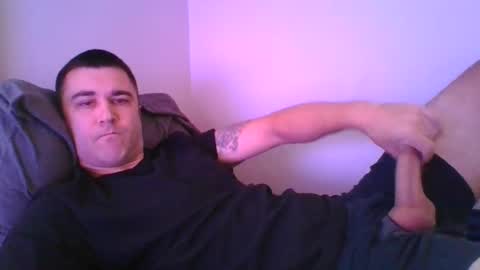 Snapshot of crush380 chatting on February 13, 2025, 3:24 pm Crush380 online show from February 13, 2025, 3:24 pm