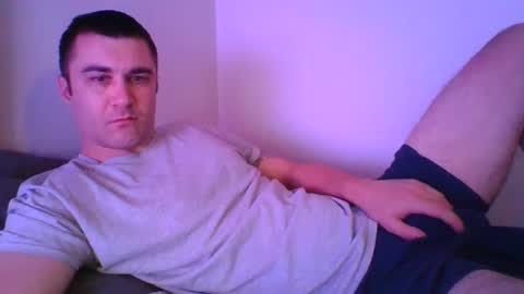 Snapshot of crush380 chatting on February 19, 2025, 1:29 am Crush380 online show from February 19, 2025, 1:29 am