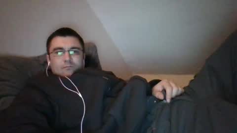 Snapshot of crush380 chatting on February 28, 2025, 4:10 am Crush380 online show from February 28, 2025, 4:10 am