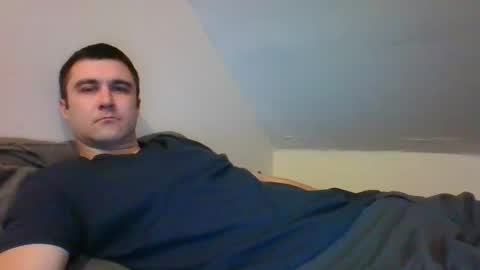 Snapshot of crush380 chatting on March 4, 2025, 11:32 pm Crush380 online show from March 4, 2025, 11:32 pm