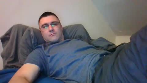 Snapshot of crush380 chatting on March 12, 2025, 11:54 pm Crush380 online show from March 12, 2025, 11:54 pm