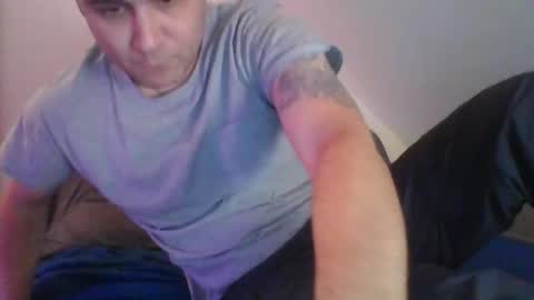 Snapshot of crush380 chatting on December 16, 2025, 10:15 pm Crush380 online show from December 16, 2025, 10:15 pm