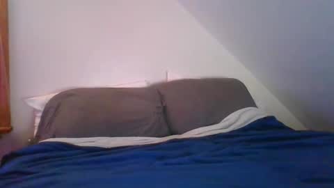 Snapshot of crush380 chatting on December 18, 2025, 12:06 am Crush380 online show from December 18, 2025, 12:06 am