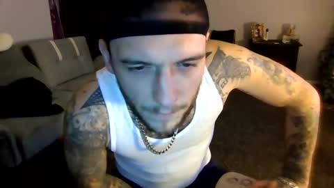 Snapshot of cruz815 chatting on December 18, 2025, 12:27 am cruz815 online show from December 18, 2025, 12:27 am