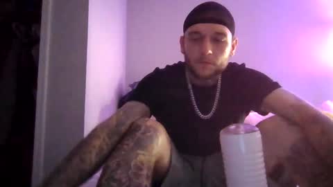 Snapshot of cruz815 chatting on December 18, 2025, 10:38 pm cruz815 online show from December 18, 2025, 10:38 pm