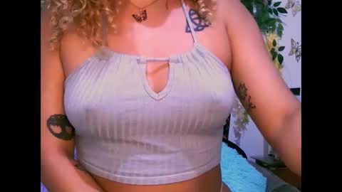 Snapshot of crysrus chatting on October 11, 2025, 1:38 am crysrus online show from October 11, 2025, 1:38 am