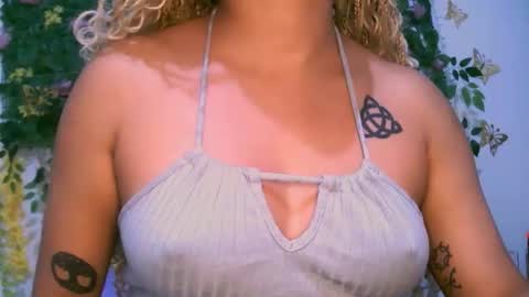 Snapshot of crysrus chatting on November 30, 2025, 1:20 am crysrus online show from November 30, 2025, 1:20 am