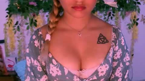 Snapshot of crysrus chatting on January 13, 2026, 7:52 pm crysrus online show from January 13, 2026, 7:52 pm