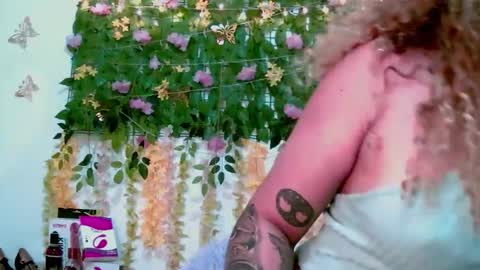 Snapshot of crysrus chatting on March 1, 2026, 7:38 pm crysrus online show from March 1, 2026, 7:38 pm