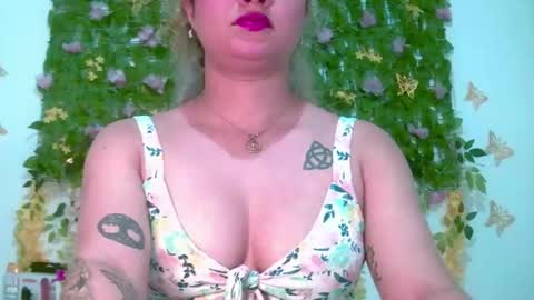 crysrus online show from May 18, 2026, 8:03 pm