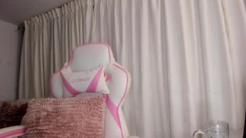 Snapshot of crystal_foster chatting on February 15, 2026, 7:51 am angie online show from February 15, 2026, 7:51 am