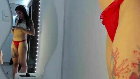 Snapshot of crystal_rainers chatting on December 3, 2024, 6:04 am crystal_rainers online show from December 3, 2024, 6:04 am