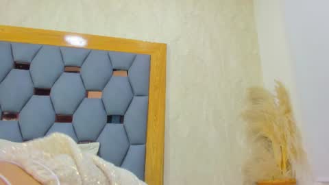 crystal_sm online show from July 14, 2026, 3:11 am