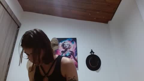 Crystal Blaze online show from February 11, 2026, 3:11 am