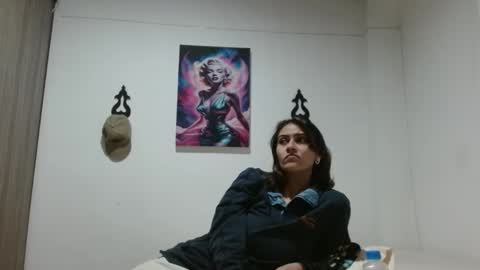 Snapshot of crystal_starx chatting on April 21, 2026, 2:48 am Crystal Blaze online show from April 21, 2026, 2:48 am