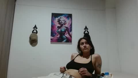 Snapshot of crystal_starx chatting on April 21, 2026, 2:51 am Crystal Blaze online show from April 21, 2026, 2:51 am