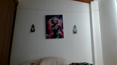 Snapshot of crystal_starx chatting on June 18, 2026, 6:34 pm Crystal Blaze online show from June 18, 2026, 6:34 pm
