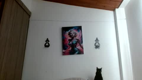 Snapshot of crystal_starx chatting on June 19, 2026, 4:44 pm Crystal Blaze online show from June 19, 2026, 4:44 pm
