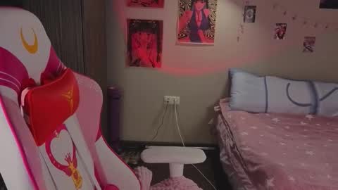 Snapshot of crystalblaze_ chatting on November 14, 2025, 8:51 pm Grace online show from November 14, 2025, 8:51 pm