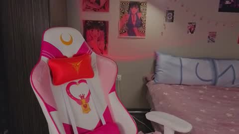 Snapshot of crystalblaze_ chatting on November 19, 2025, 8:42 pm Grace online show from November 19, 2025, 8:42 pm