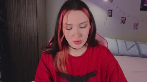 Snapshot of crystalblaze_ chatting on November 30, 2025, 8:57 pm Grace online show from November 30, 2025, 8:57 pm