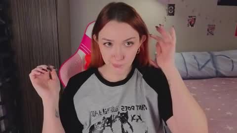 Snapshot of crystalblaze_ chatting on December 16, 2025, 8:47 pm Grace online show from December 16, 2025, 8:47 pm