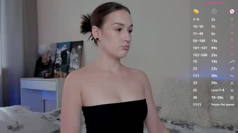 Snapshot of crystalcandies chatting on October 4, 2025, 8:23 am Arina online show from October 4, 2025, 8:23 am