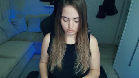 Snapshot of crystalemily chatting on February 18, 2026, 7:54 pm crystalemily online show from February 18, 2026, 7:54 pm