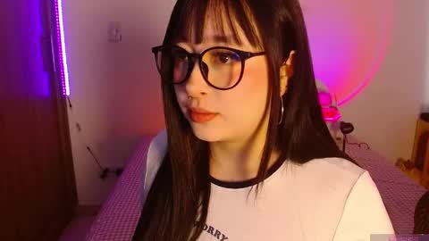 Snapshot of crystalitesq chatting on March 6, 2026, 12:23 pm Olivia online show from March 6, 2026, 12:23 pm