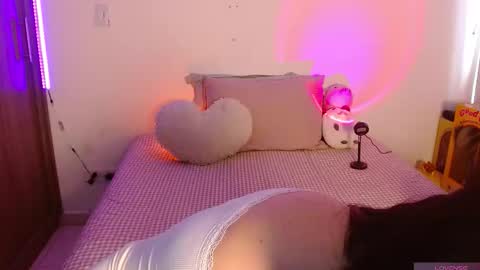 Snapshot of crystalitesq chatting on March 7, 2026, 12:13 pm Olivia online show from March 7, 2026, 12:13 pm