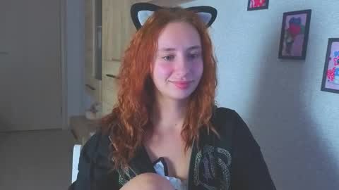 Snapshot of crystallkris chatting on December 5, 2025, 8:27 pm Kristina online show from December 5, 2025, 8:27 pm