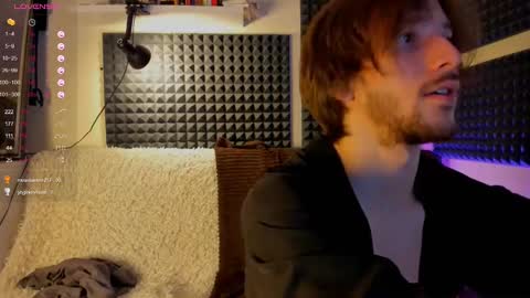 Snapshot of crystallora chatting on December 6, 2024, 9:24 pm Crys online show from December 6, 2024, 9:24 pm