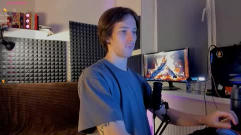 Snapshot of crystallora chatting on December 10, 2024, 12:06 am Crys online show from December 10, 2024, 12:06 am