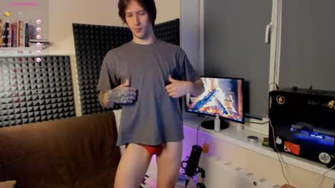 Snapshot of crystallora chatting on December 11, 2024, 9:23 pm Crys online show from December 11, 2024, 9:23 pm