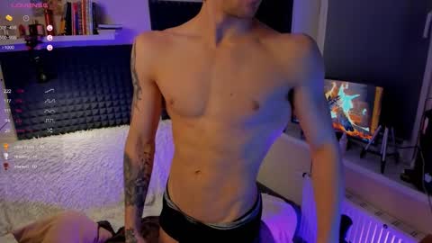 Snapshot of crystallora chatting on December 13, 2024, 3:38 am Crys online show from December 13, 2024, 3:38 am