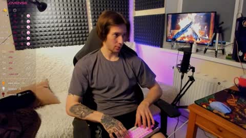 Snapshot of crystallora chatting on December 13, 2024, 8:15 pm Crys online show from December 13, 2024, 8:15 pm