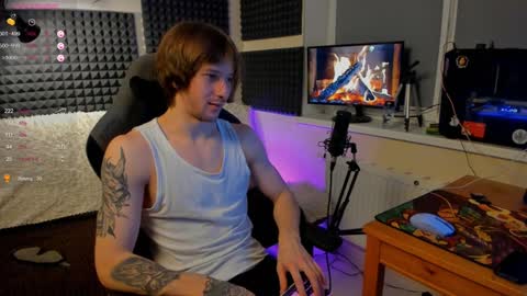 Snapshot of crystallora chatting on December 15, 2024, 9:20 pm Crys online show from December 15, 2024, 9:20 pm